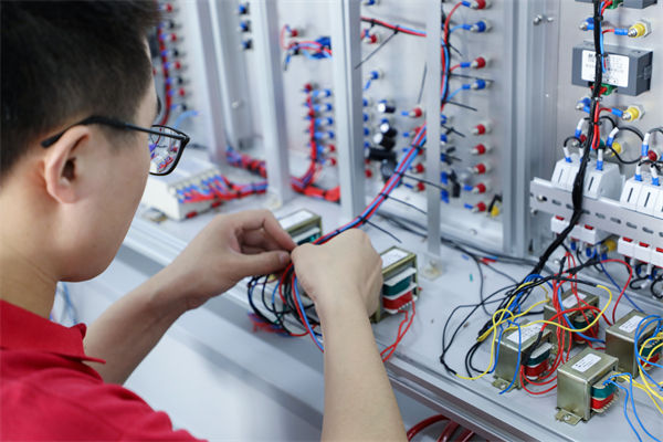 哪些行業(yè)人才火爆就業(yè)市場？人力資源管理有何啟發(fā)？