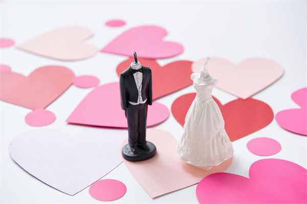 5月10日起結(jié)婚離婚不需要戶口本，人力資源怎么看？