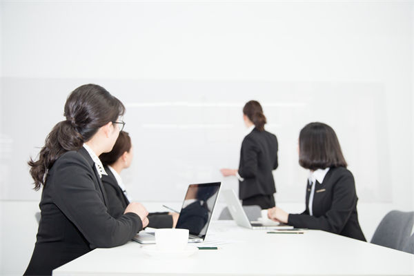 人力資源該管控還是賦能？多數(shù)企業(yè)都踩錯了管理節(jié)奏！